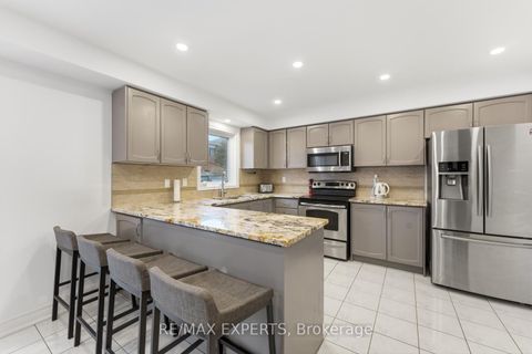 Photo 9 at 22 Wedgewood Place, Concord, Vaughan