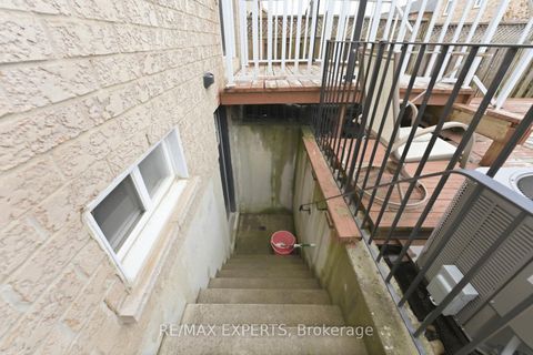 Photo 32 at 22 Wedgewood Place, Concord, Vaughan