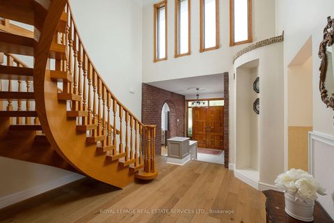 Photo 7 at 15 Westroyal Road, The Westway, Toronto