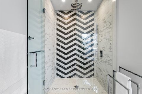 Photo 26 at 39 Amsterdam Avenue, Parkview, Toronto