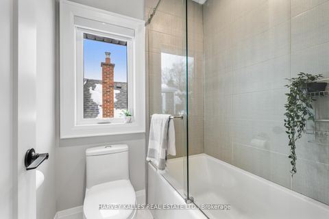 Photo 30 at 39 Amsterdam Avenue, Parkview, Toronto