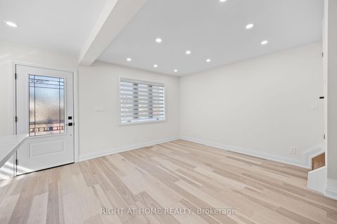 Photo 3 at 961 Victoria Park Avenue, Birchmount, Toronto