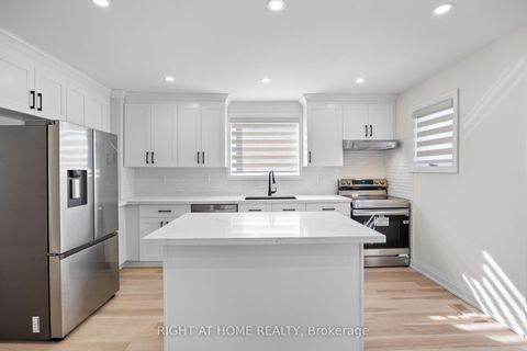 Photo 9 at 961 Victoria Park Avenue, Birchmount, Toronto