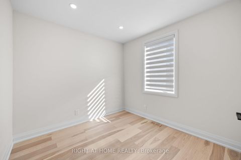 Photo 17 at 961 Victoria Park Avenue, Birchmount, Toronto