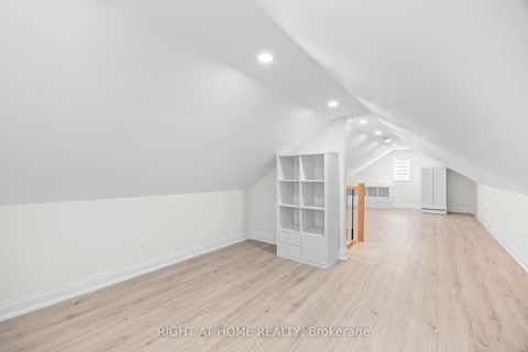 Photo 24 at 961 Victoria Park Avenue, Birchmount, Toronto