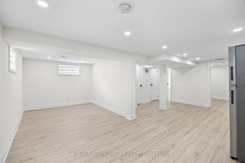 Photo 30 at 961 Victoria Park Avenue, Birchmount, Toronto