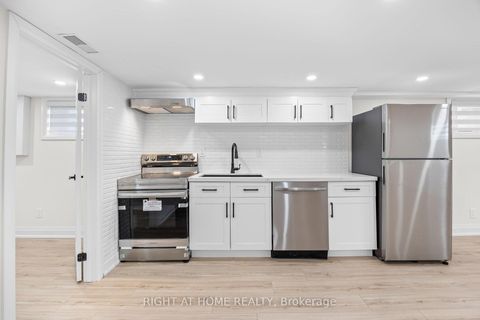 Photo 32 at 961 Victoria Park Avenue, Birchmount, Toronto