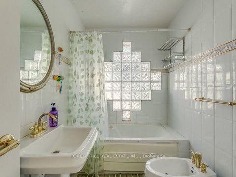 Photo 10 at 62 Northdale Road, Windfields, Toronto