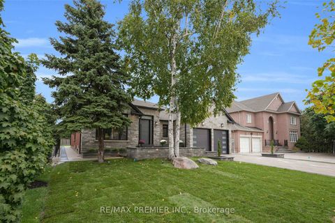 Photo 1 at 19 Polo Crescent, East Woodbridge, Vaughan