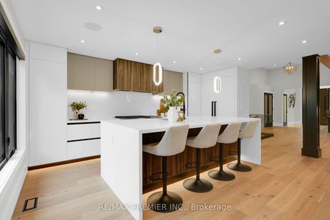 Photo 19 at 19 Polo Crescent, East Woodbridge, Vaughan