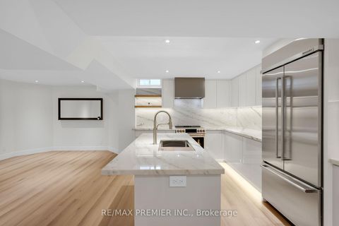 Photo 40 at 19 Polo Crescent, East Woodbridge, Vaughan