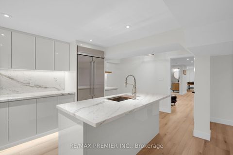 Photo 41 at 19 Polo Crescent, East Woodbridge, Vaughan