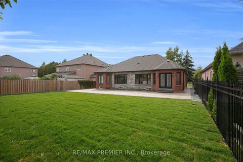 Photo 47 at 19 Polo Crescent, East Woodbridge, Vaughan