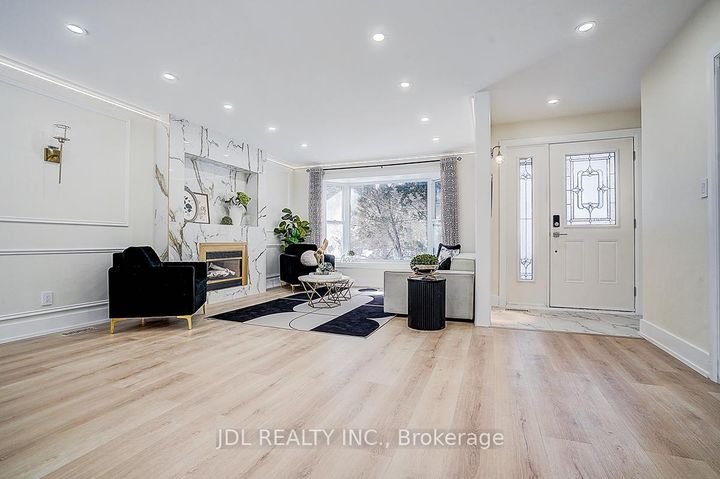 Photo 6 at 15 Crossburn Drive, Don Mills, Toronto