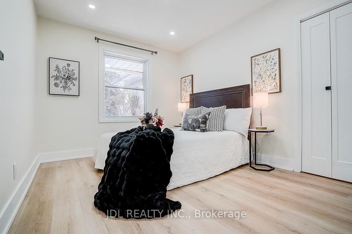 Photo 28 at 15 Crossburn Drive, Don Mills, Toronto
