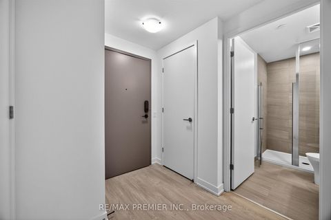 Photo 3 at 811 - 634 Church Street, Yonge Corridor, Toronto