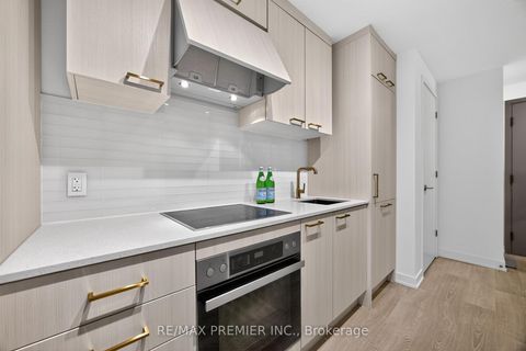 Photo 5 at 811 - 634 Church Street, Yonge Corridor, Toronto