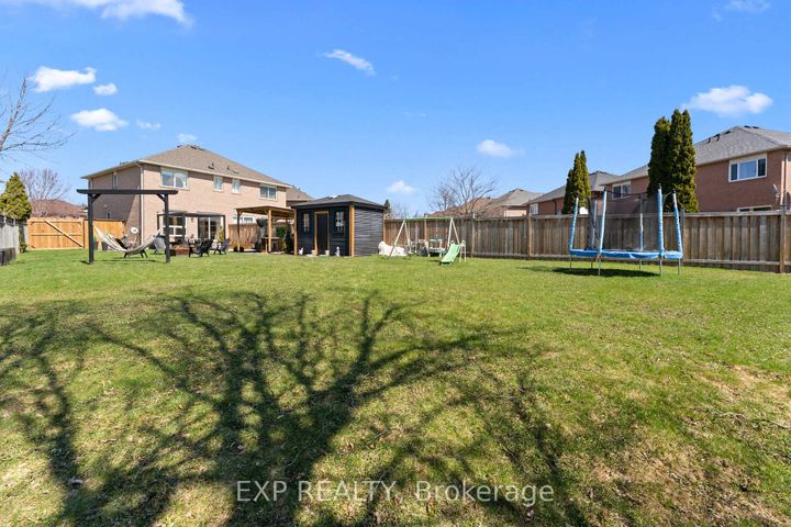 Photo 2 at 7224 Visor Gate, Meadowvale Village, Mississauga