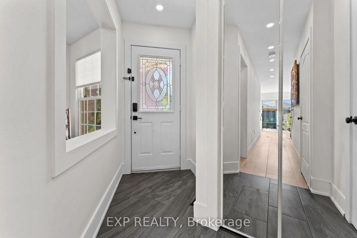 Photo 12 at 7224 Visor Gate, Meadowvale Village, Mississauga