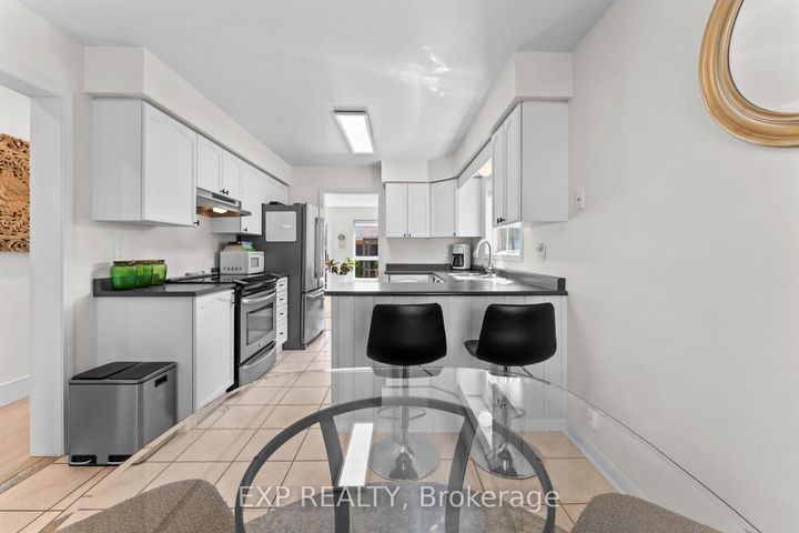 Photo 17 at 7224 Visor Gate, Meadowvale Village, Mississauga