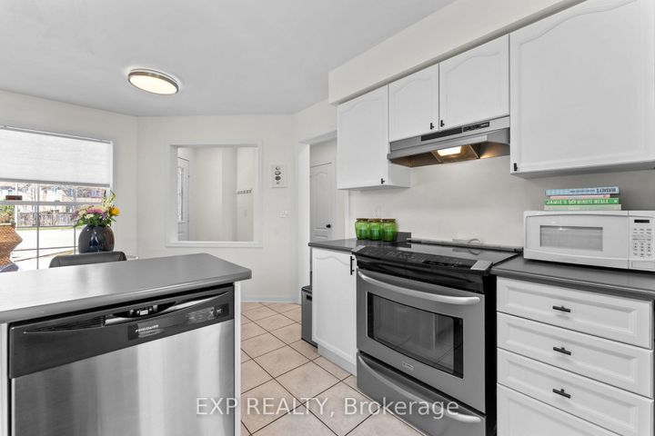 Photo 19 at 7224 Visor Gate, Meadowvale Village, Mississauga