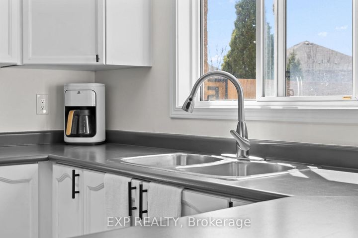 Photo 39 at 7224 Visor Gate, Meadowvale Village, Mississauga