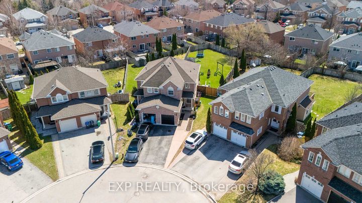 Photo 42 at 7224 Visor Gate, Meadowvale Village, Mississauga