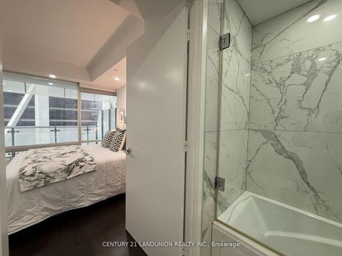 Photo 18 at 1508 - 1 Bloor Street E, Yonge Corridor, Toronto