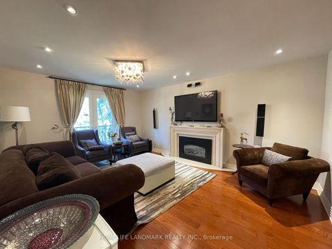 Photo 5 at 35 Gardiner Road E, Forest Hill South, Toronto
