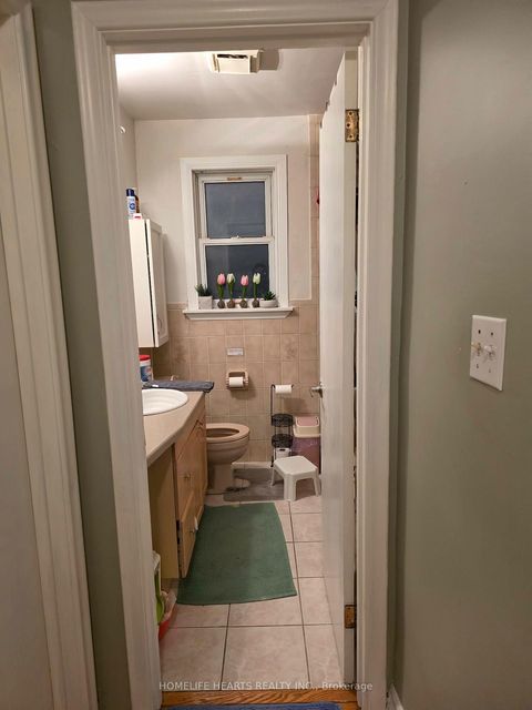 Photo 9 at 33 Heavitree Drive, CFB, Toronto