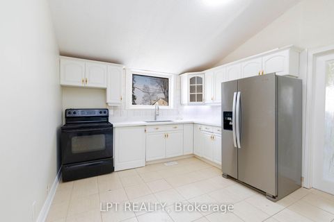 Photo 9 at 21 Hadden Road, Virginia, Georgina