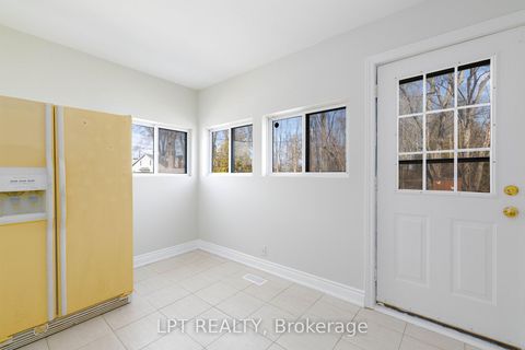 Photo 17 at 21 Hadden Road, Virginia, Georgina