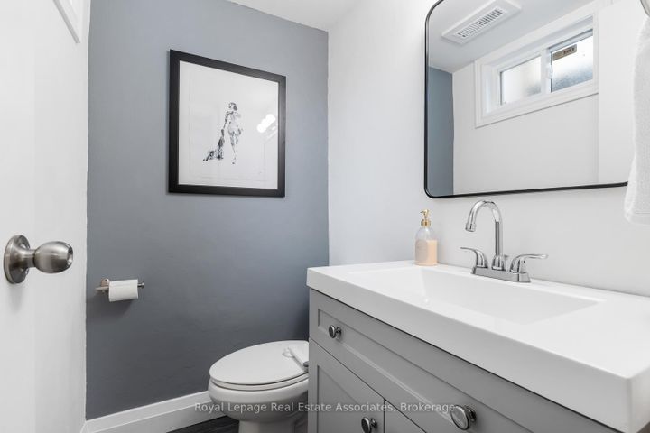 Photo 29 at 48 - 1516 Sixth Line, CP College Park, Oakville