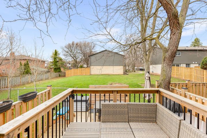 Photo 32 at 48 - 1516 Sixth Line, CP College Park, Oakville