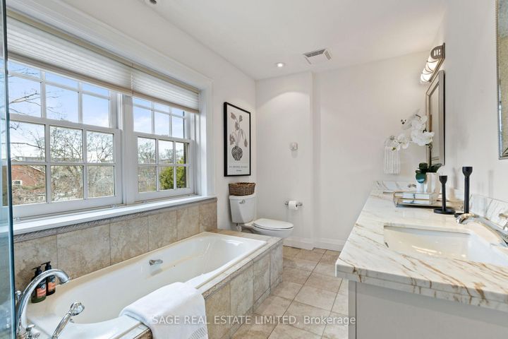 Photo 17 at 85 Weybourne Crescent, Lawrence Park South, Toronto