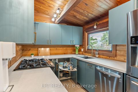 Photo 18 at 10 Maplewood Lane, Sutton & Jackson's Point, Georgina