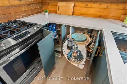 Photo 19 at 10 Maplewood Lane, Sutton & Jackson's Point, Georgina