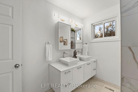 Photo 28 at 10 Maplewood Lane, Sutton & Jackson's Point, Georgina