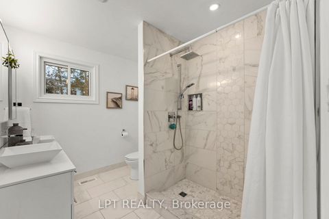 Photo 29 at 10 Maplewood Lane, Sutton & Jackson's Point, Georgina