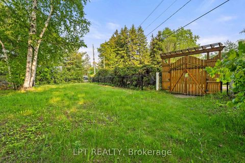 Photo 40 at 10 Maplewood Lane, Sutton & Jackson's Point, Georgina