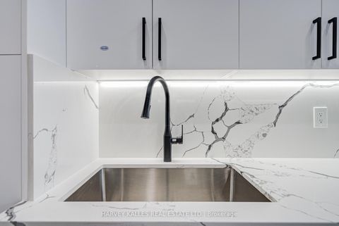 Photo 18 at 109 - 3000 Bathurst Street, Lawrence, Toronto