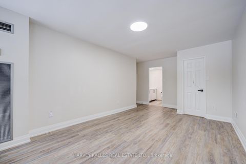 Photo 23 at 109 - 3000 Bathurst Street, Lawrence, Toronto