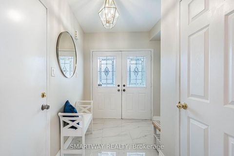 Photo 4 at 41 Ronan Crescent, Sonoma Heights, Vaughan