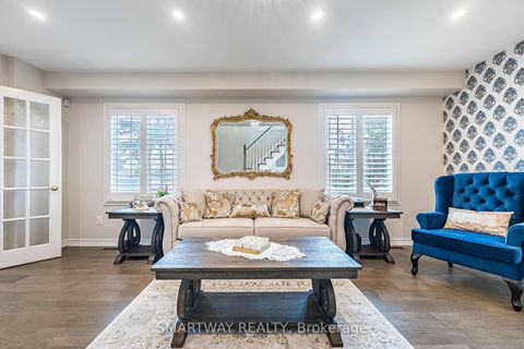 Photo 7 at 41 Ronan Crescent, Sonoma Heights, Vaughan