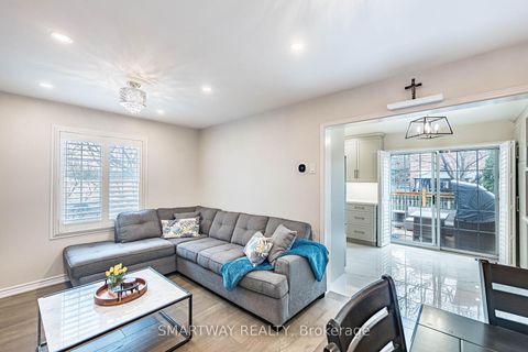 Photo 9 at 41 Ronan Crescent, Sonoma Heights, Vaughan