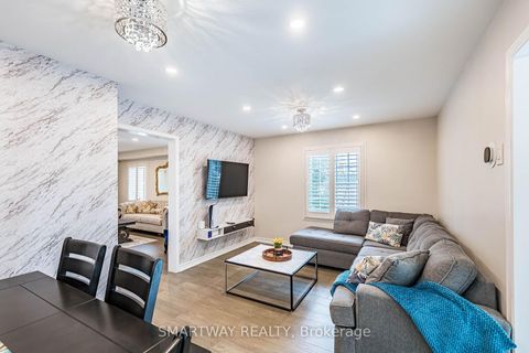 Photo 10 at 41 Ronan Crescent, Sonoma Heights, Vaughan