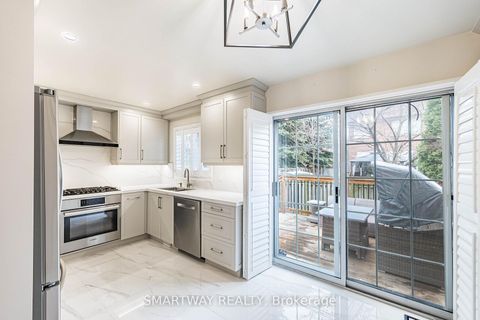 Photo 11 at 41 Ronan Crescent, Sonoma Heights, Vaughan