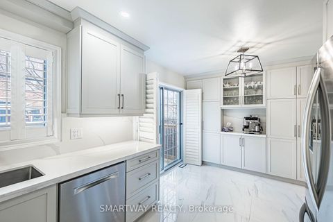 Photo 13 at 41 Ronan Crescent, Sonoma Heights, Vaughan