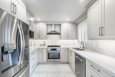 Photo 15 at 41 Ronan Crescent, Sonoma Heights, Vaughan