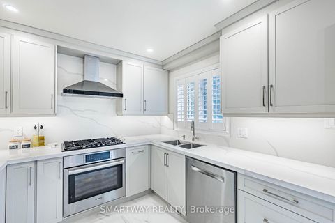 Photo 16 at 41 Ronan Crescent, Sonoma Heights, Vaughan